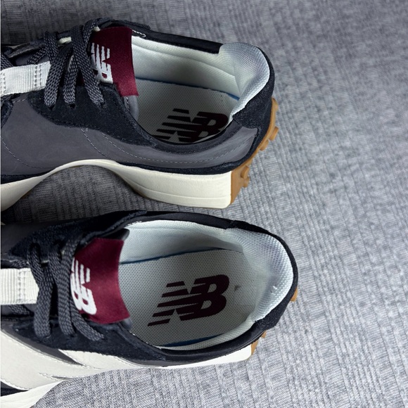 New Balance 327 Shoes Womens Size 6.5 Black Gray Ivory Suede Running Sneakers - Picture 5 of 8